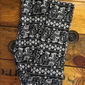 Kids size small leggings